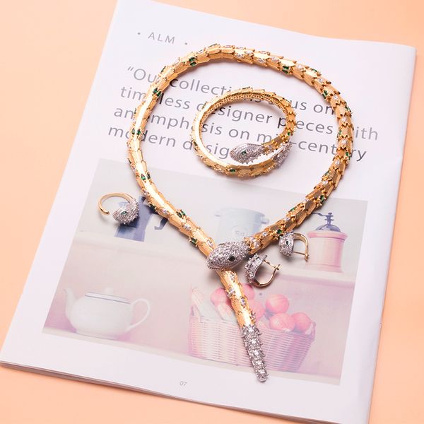 classic pink green gold snake chain diamond pendants choker long necklaces for women set mom girls designer jewelry fashion party christmas, Golden;silver
classic pink green gold snake chain diamond pendants choker long necklaces for women set mom girls designer jewelry fashion party christmas, Golden;silver