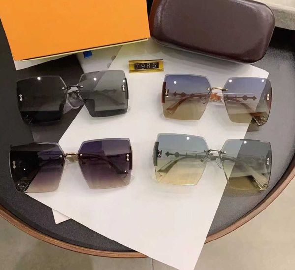sunglasses 7985 designer classic high-fashion purple black element popular adumbral ultraviolet-proof eyeglasses design for man woman 4 colo, White;black
sunglasses 7985 designer classic high-fashion purple black element popular adumbral ultraviolet-proof eyeglasses design for man woman 4 colo, White;black