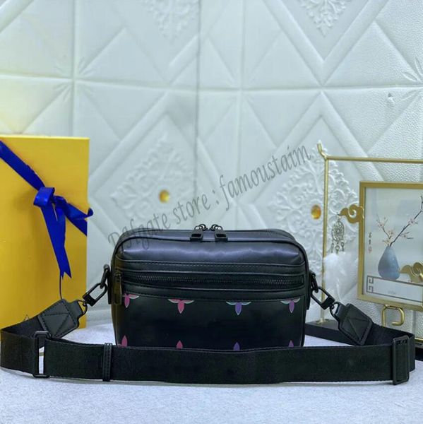 2023 fashion bag men designer comet shoulder bag 5a outdoor all leather messenger bag genuine leather man crossbody pocket color gradient
2023 fashion bag men designer comet shoulder bag 5a outdoor all leather messenger bag genuine leather man crossbody pocket color gradient