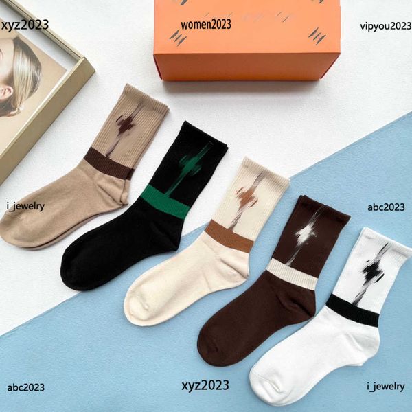 luxury designer men sock fashion women socks floral pattern printing comfort stockings short socks #including box, Black
luxury designer men sock fashion women socks floral pattern printing comfort stockings short socks #including box, Black