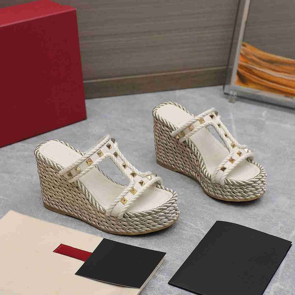 slippers luxury women sandals designer fashion high-heeled sandals valentinosity summer women's classic casual sandals h241, Black
slippers luxury women sandals designer fashion high-heeled sandals valentinosity summer women's classic casual sandals h241, Black