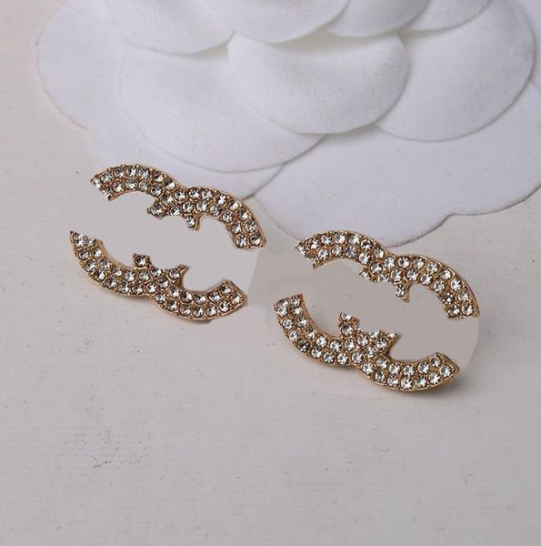 18k gold plated luxury designers letters stud geometric famous women round crystal rhinestone pearl earring wedding party jewerlry accessori, Golden;silver
18k gold plated luxury designers letters stud geometric famous women round crystal rhinestone pearl earring wedding party jewerlry accessori, Golden;silver