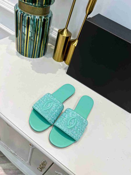 2023 classic slippers slide brand designers ccity fashion leisure sandal women channel flat slippers summer classic flip flops x701, Black
2023 classic slippers slide brand designers ccity fashion leisure sandal women channel flat slippers summer classic flip flops x701, Black