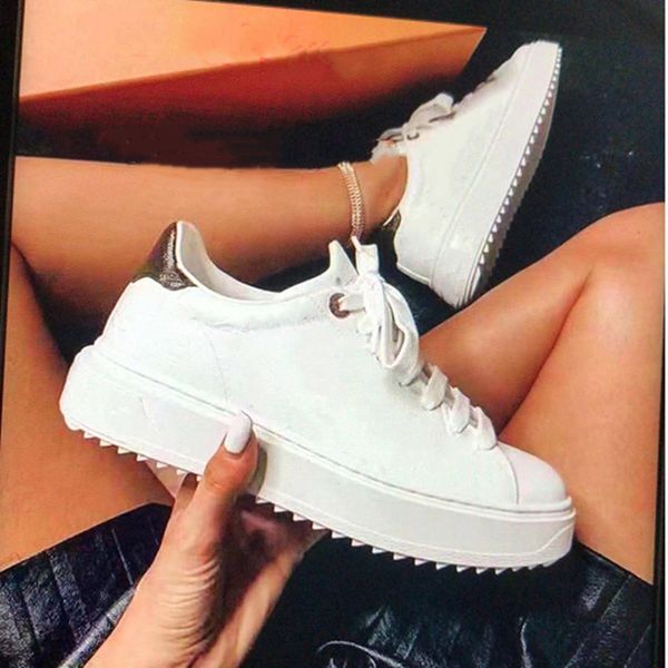 casual shoes women travel leather lace-up sneaker 100% cowhide fashion lady flat designer running trainers letters woman shoe platform men g
casual shoes women travel leather lace-up sneaker 100% cowhide fashion lady flat designer running trainers letters woman shoe platform men g