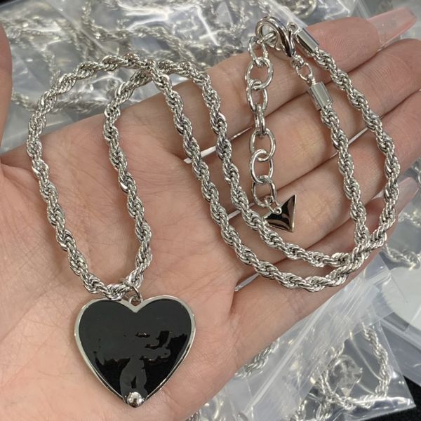 personality womens mens luxury designer necklace chain prad fashion jewelry black white p triangle pendant design party silver hip hop punk
personality womens mens luxury designer necklace chain prad fashion jewelry black white p triangle pendant design party silver hip hop punk