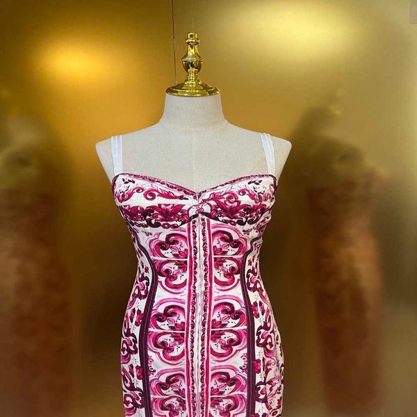 womens red and white porcelain printed silk strap gathered waist midi dress, Black;gray
womens red and white porcelain printed silk strap gathered waist midi dress, Black;gray