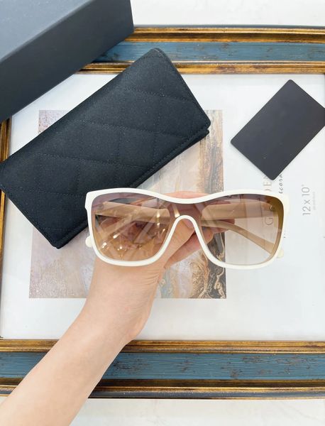 fashion designer sunglasses classic glasses glasses outdoor beach sunglasses men and women 6 colors optional with packaging box, White;black
fashion designer sunglasses classic glasses glasses outdoor beach sunglasses men and women 6 colors optional with packaging box, White;black