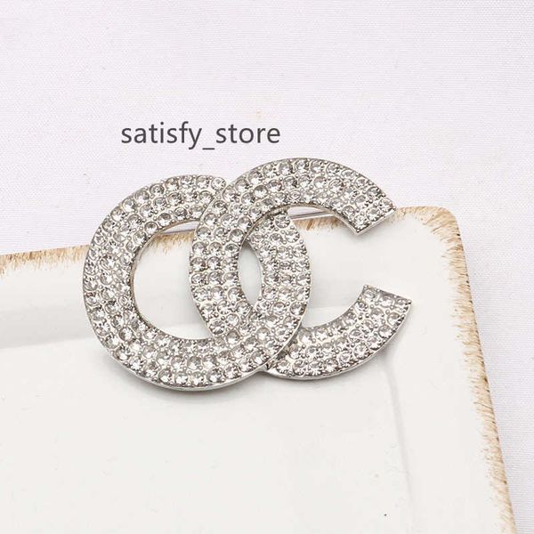 luxury women designer brand letter brooches 18k gold plated inlay crystal rhinestone jewelry brooch charm pearl pin marry wedding party gift, Gray
luxury women designer brand letter brooches 18k gold plated inlay crystal rhinestone jewelry brooch charm pearl pin marry wedding party gift, Gray
