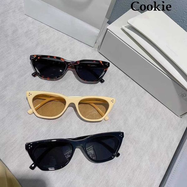 sun jian same gm women's advanced uv sensitive 2023 new cat eyes sunglasses male fashion cookie, White;black
sun jian same gm women's advanced uv sensitive 2023 new cat eyes sunglasses male fashion cookie, White;black