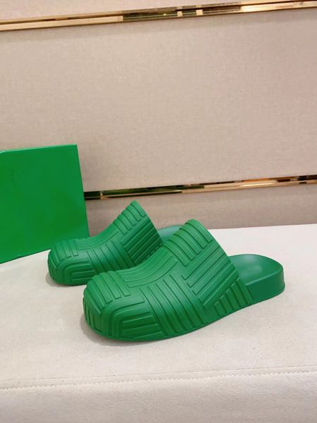 slippers summer new men's baotou shoes slippers half drag four seasons can be worn with three colors black yellow green
slippers summer new men's baotou shoes slippers half drag four seasons can be worn with three colors black yellow green