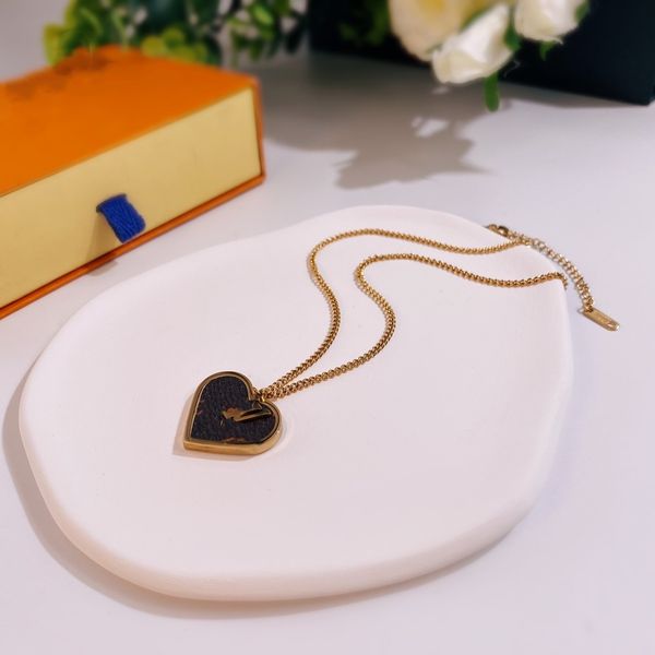 classic pendant necklace designer designed women's fashion and atmosphere necklace jewelry party jewelry, Black
classic pendant necklace designer designed women's fashion and atmosphere necklace jewelry party jewelry, Black