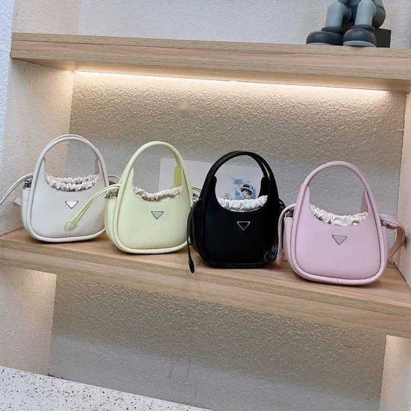 luxury tote bag triangle designer bag women cute small shoulder bags pd fashion leather basket bags totes cross body purse 221229
luxury tote bag triangle designer bag women cute small shoulder bags pd fashion leather basket bags totes cross body purse 221229