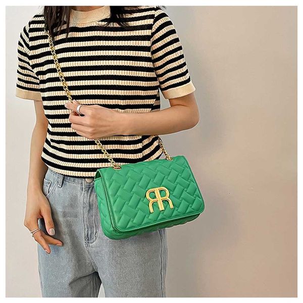 2023 niche new women's bag small style versatile embroidered thread chain single shoulder crossbody underarm small square bag 50% outle
2023 niche new women's bag small style versatile embroidered thread chain single shoulder crossbody underarm small square bag 50% outle