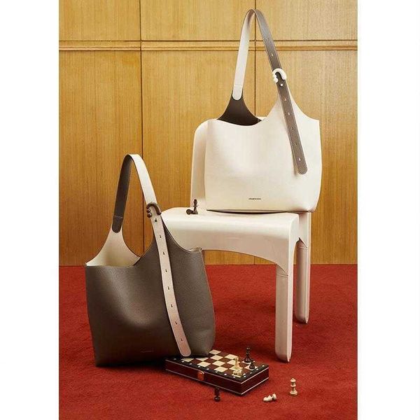 songmont bags recommended by chao ran amazing song strap bag 2023 new commuter one shoulder high capacity tote bag
songmont bags recommended by chao ran amazing song strap bag 2023 new commuter one shoulder high capacity tote bag