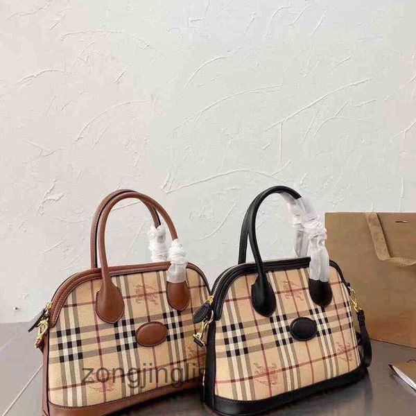 burbreryes catwalk bag pvc with cowhide war horse lattice shell versatile women's shoulder s6bn
burbreryes catwalk bag pvc with cowhide war horse lattice shell versatile women's shoulder s6bn