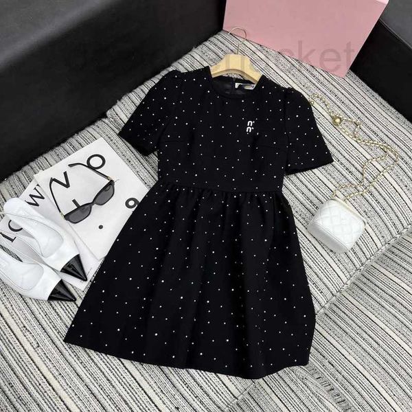 basic & casual dresses designer 23 summer new celebrity style elegant and elegant, slim age reducing full body diamond bubble sleeve dress v, Black;gray
basic & casual dresses designer 23 summer new celebrity style elegant and elegant, slim age reducing full body diamond bubble sleeve dress v, Black;gray