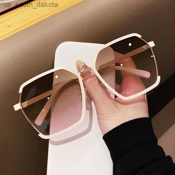 women luxury square sunglasses for men oversized white tea original brand design sun glasses female fashion shades eyewear l230523, White;black
women luxury square sunglasses for men oversized white tea original brand design sun glasses female fashion shades eyewear l230523, White;black