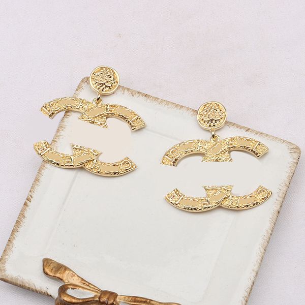 18k gold plated luxury designers earring stud letter famous women retro elegant earring letter wedding party jewerlry 20style, Golden;silver
18k gold plated luxury designers earring stud letter famous women retro elegant earring letter wedding party jewerlry 20style, Golden;silver