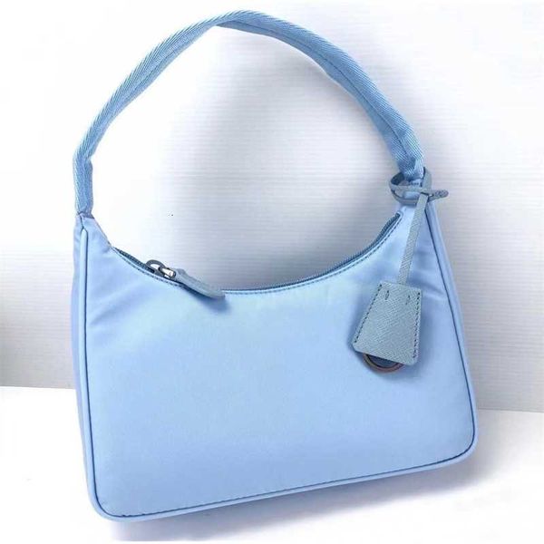 mini luxurys cross pink designers sling bag messenger 10a lady nylon clutch canvas underarm body shoulder bags womens mens purse and handbag
mini luxurys cross pink designers sling bag messenger 10a lady nylon clutch canvas underarm body shoulder bags womens mens purse and handbag