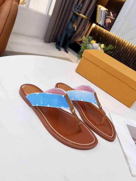 luxury women leather flat slippers girl studs thong sunny slide sadnal designer lady letter printed canvas strap rubber sole flip flop shoes, Black
luxury women leather flat slippers girl studs thong sunny slide sadnal designer lady letter printed canvas strap rubber sole flip flop shoes, Black