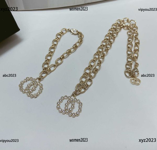 designer women bracelet fashion inlaid pearl logo shaped pendant lady jewelry charm bracelets #including box, Golden;silver
designer women bracelet fashion inlaid pearl logo shaped pendant lady jewelry charm bracelets #including box, Golden;silver