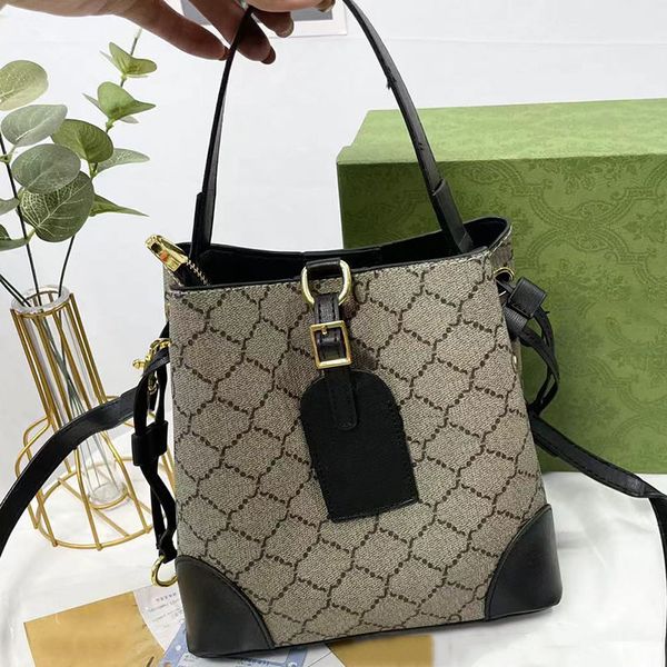 luxurys tote handbag fashion bucket bags designer bag for women crossbody bag classic letter shoulder handbags lady canvas purse large capac
luxurys tote handbag fashion bucket bags designer bag for women crossbody bag classic letter shoulder handbags lady canvas purse large capac