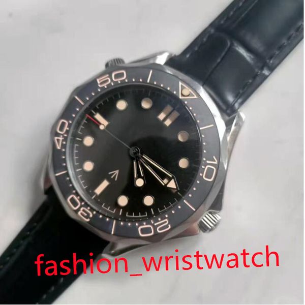 luxury watch man 40mm no time to die men watches automatic movement mechanical montre de limited james bond 007 nato 300m sapphire luminous, Slivery;brown
luxury watch man 40mm no time to die men watches automatic movement mechanical montre de limited james bond 007 nato 300m sapphire luminous, Slivery;brown