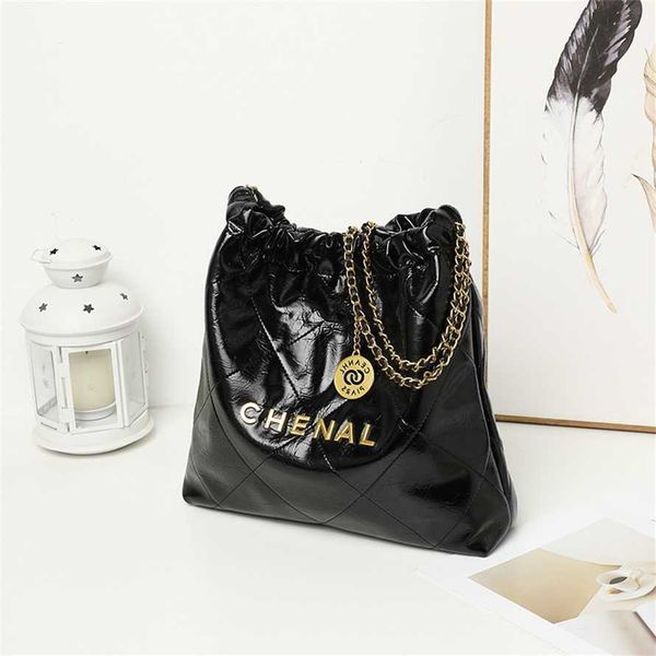 new fashion lingge chain bag foreign trend bin bag bucket bag large capacity shoulder bag 85% outlet wholesale
new fashion lingge chain bag foreign trend bin bag bucket bag large capacity shoulder bag 85% outlet wholesale