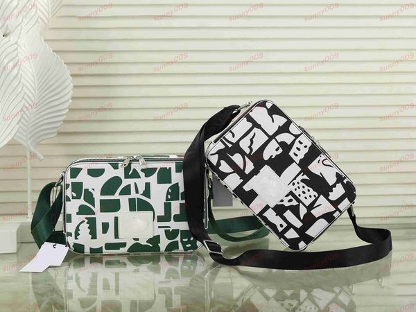 messenger bag men and women shoulder bags wide strap bag designer small square wallets double zipper design camera bag
messenger bag men and women shoulder bags wide strap bag designer small square wallets double zipper design camera bag