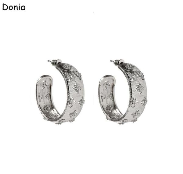 donia jewelry luxury stud european and american fashion fourleaf flower cshaped titanium steel threecolor creative designer ear2763507, Golden;silver
donia jewelry luxury stud european and american fashion fourleaf flower cshaped titanium steel threecolor creative designer ear2763507, Golden;silver