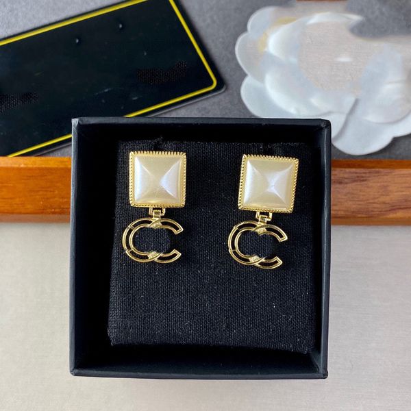 fashion stud jewelry designers luxury ccity earrings orecchini womens earring trendy gold letter c earrings 5634, Golden;silver
fashion stud jewelry designers luxury ccity earrings orecchini womens earring trendy gold letter c earrings 5634, Golden;silver