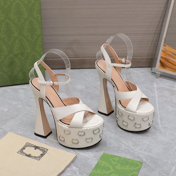 2023 luxury women interlocking studs sandals 15.5cm designer party dress shoes size 35 -41, Black
2023 luxury women interlocking studs sandals 15.5cm designer party dress shoes size 35 -41, Black
