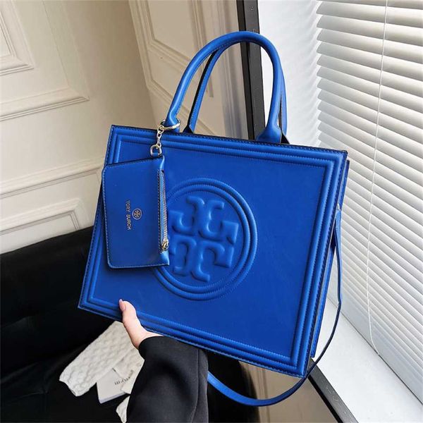new bag women's bag one shoulder messenger handbag large capacity tote bag 70% clearance outlet sale
new bag women's bag one shoulder messenger handbag large capacity tote bag 70% clearance outlet sale