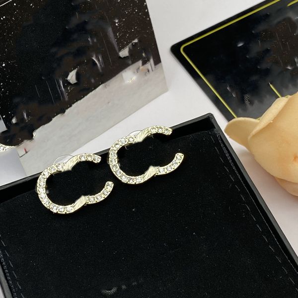 double letter c stud earrings woman luxury designer hoop earring ccity jewelry women pearl ohrringe 6494, Golden;silver
double letter c stud earrings woman luxury designer hoop earring ccity jewelry women pearl ohrringe 6494, Golden;silver