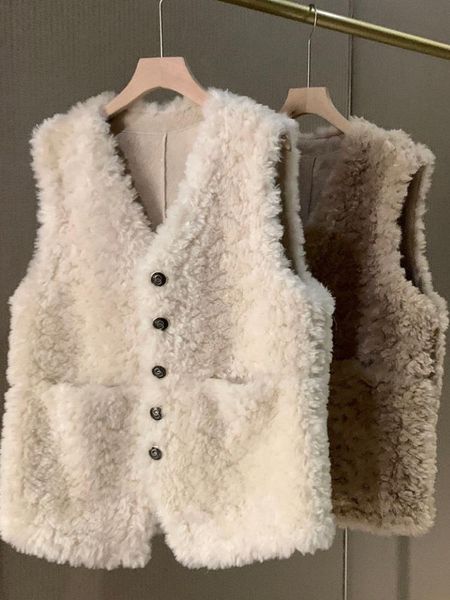 vests gmiixder lamb wool vest women vneck high street button up waistcoat 2022 winter fur allinone fashion korean sleeveless jacket, Black;white
vests gmiixder lamb wool vest women vneck high street button up waistcoat 2022 winter fur allinone fashion korean sleeveless jacket, Black;white