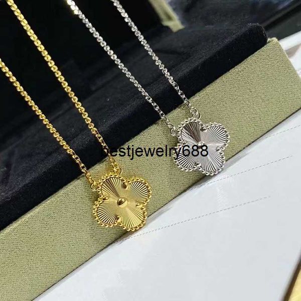 designer bracelet 2023 luxury van clover pearl 4 leaf 18k gold laser brand bangle charm bracelets necklace earrings diamond wedding a, Golden;silver