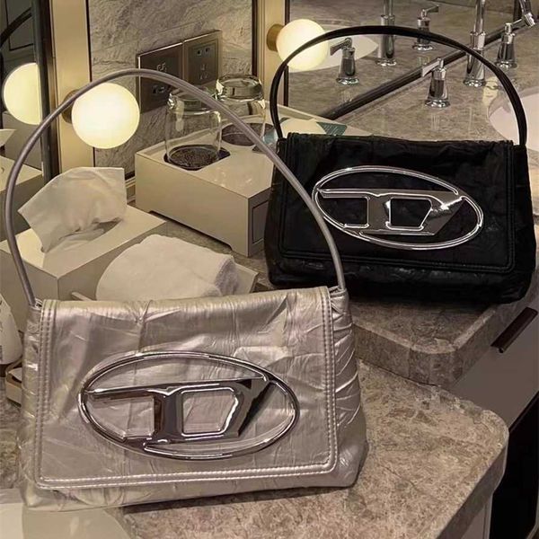 summer new spicy girl pleated bag large capacity one shoulder underarm bag small silver handbag tidal bag for women 85% outlet wholesale
summer new spicy girl pleated bag large capacity one shoulder underarm bag small silver handbag tidal bag for women 85% outlet wholesale