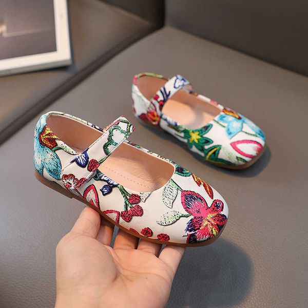 sandals european and american style fashion edition children's mary jens embroidered pattern breathable summer new 2023 girls' cas, Black;red 
sandals european and american style fashion edition children's mary jens embroidered pattern breathable summer new 2023 girls' cas, Black;red