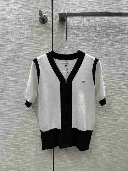 women's knits & tees designer 2023 spring/summer new style elegant and shows slim reduced age triumphal arch contrast knitted short sle, White
women's knits & tees designer 2023 spring/summer new style elegant and shows slim reduced age triumphal arch contrast knitted short sle, White