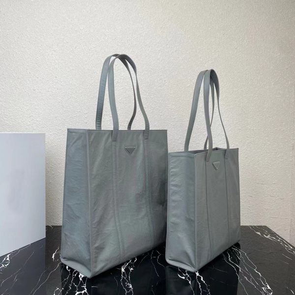1bg587 new tote bag italian designer shoulder bag capacity space is very large portable practical men and women shared
1bg587 new tote bag italian designer shoulder bag capacity space is very large portable practical men and women shared