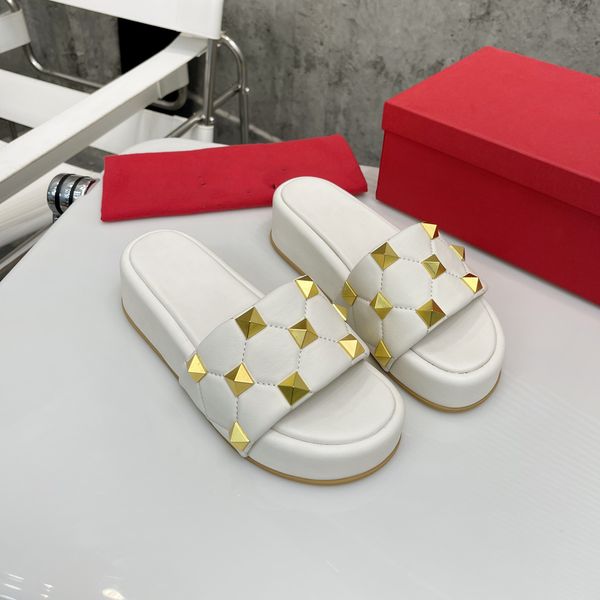 designer platform slippers v beach shoes women leather sandals fashion v logo slipper footwear outdoor slides shoe woman heel height 5.5cm n
designer platform slippers v beach shoes women leather sandals fashion v logo slipper footwear outdoor slides shoe woman heel height 5.5cm n