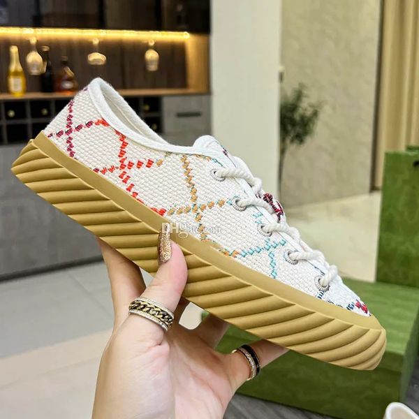 casual shoes designer sneaker women men's shoes breathable canvas size 35-45 model, Black
casual shoes designer sneaker women men's shoes breathable canvas size 35-45 model, Black