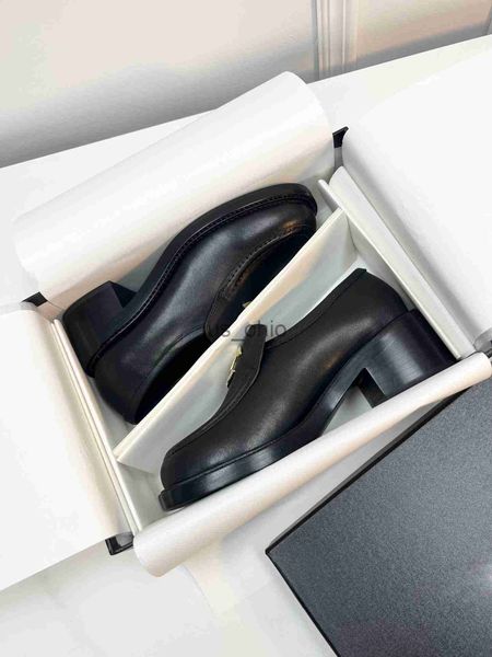 dress shoes highquality women's leather dress shoes designer loafers women luxury loafers size 35 to 40 goodquality j230612, Black
dress shoes highquality women's leather dress shoes designer loafers women luxury loafers size 35 to 40 goodquality j230612, Black