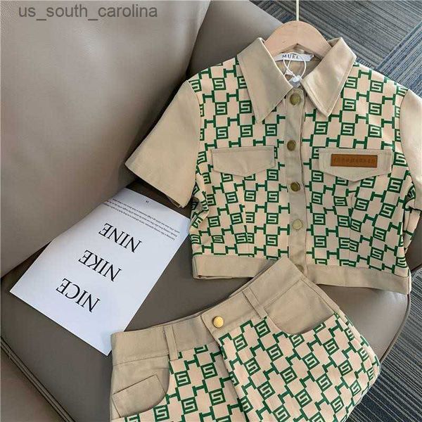 casual fashion shorts suit women's summer 2023 new blazer and shorts short-sleeved western style 2-piece set for office, White;black
casual fashion shorts suit women's summer 2023 new blazer and shorts short-sleeved western style 2-piece set for office, White;black