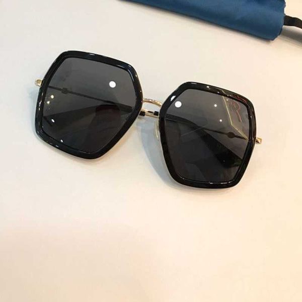 popular women 0106 sunglasses square big frame summer generous style mixed color 0106s uv protection lens 2i8fl, White;black
popular women 0106 sunglasses square big frame summer generous style mixed color 0106s uv protection lens 2i8fl, White;black