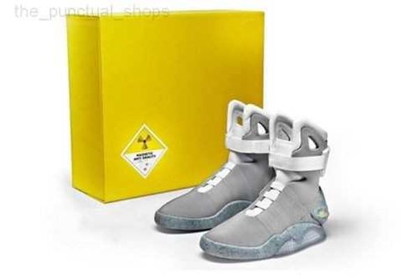 og 2023 newboots automatic laces air mag sneakers marty mcfly's led outdoor shoes man back to the future glow in the dark gray boots mc, Black
og 2023 newboots automatic laces air mag sneakers marty mcfly's led outdoor shoes man back to the future glow in the dark gray boots mc, Black