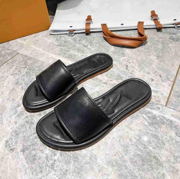 2023 magnetic flat mule slippers ladies rubber leather slides summer outdoor luxury beach sandals with box, Black
2023 magnetic flat mule slippers ladies rubber leather slides summer outdoor luxury beach sandals with box, Black