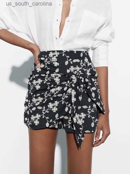 traf new women embroidery skirt shorts 2023 summer female fashion leisure vacation style vintage side zipper mini shorts l230522, White;black
traf new women embroidery skirt shorts 2023 summer female fashion leisure vacation style vintage side zipper mini shorts l230522, White;black