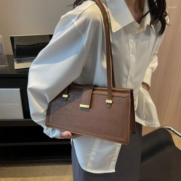 evening bags this year's minority design the one-shoulder commuter bag for spring and summer 2023
evening bags this year's minority design the one-shoulder commuter bag for spring and summer 2023