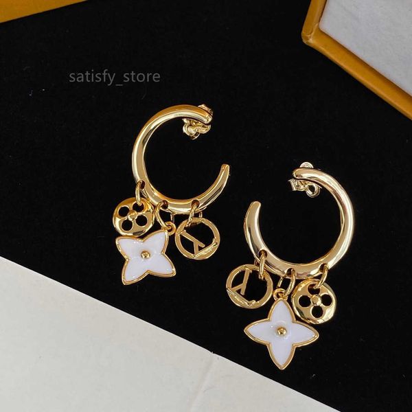 2022 new farshion classic designer earrings 18k gold dangle chandelier earring for women party jewelry gift, Silver
2022 new farshion classic designer earrings 18k gold dangle chandelier earring for women party jewelry gift, Silver